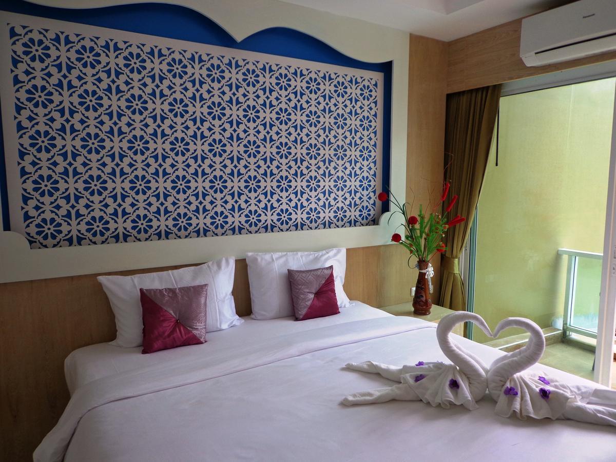 Red Sapphire Hotel Patong Extérieur photo