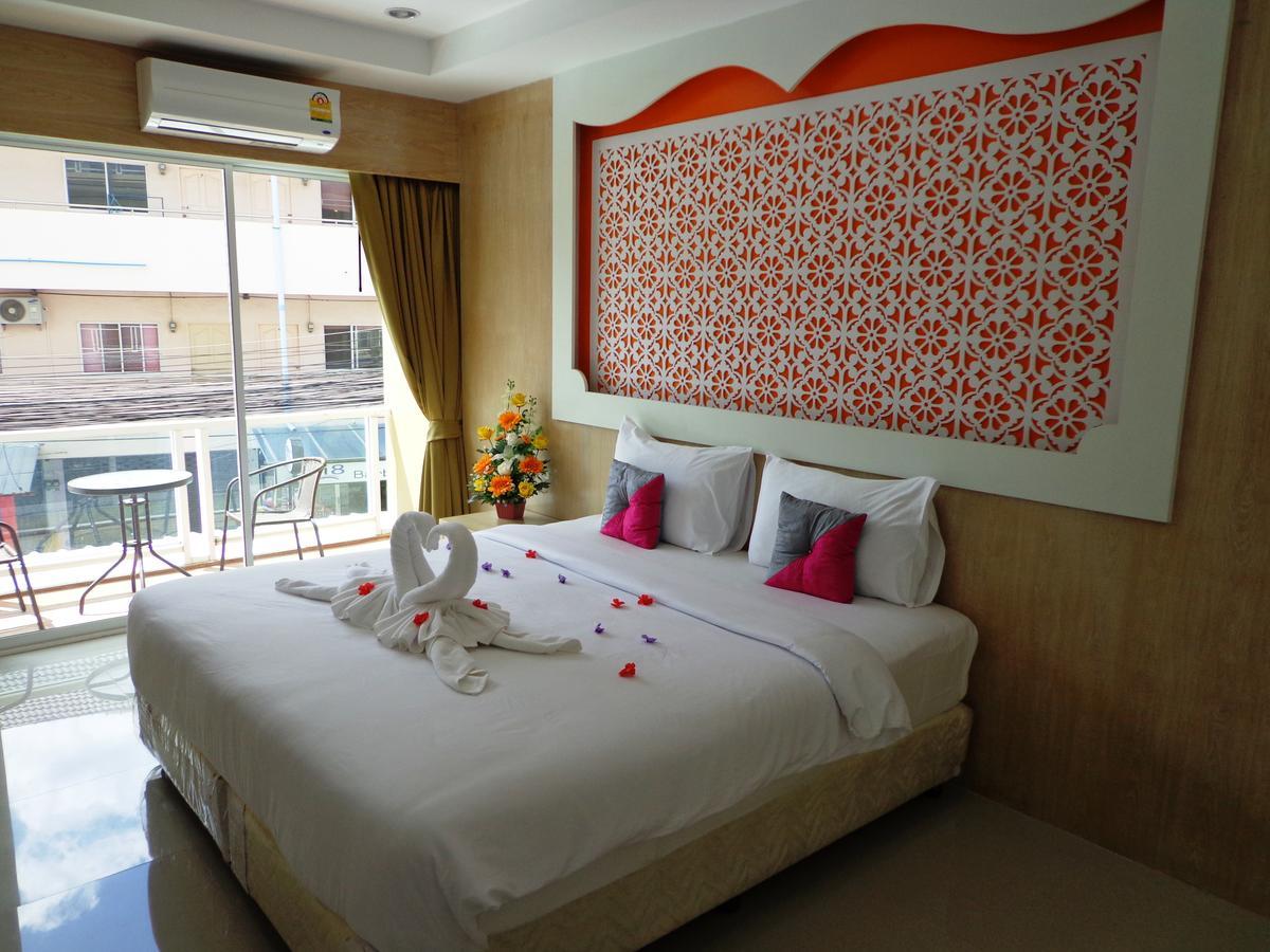 Red Sapphire Hotel Patong Extérieur photo