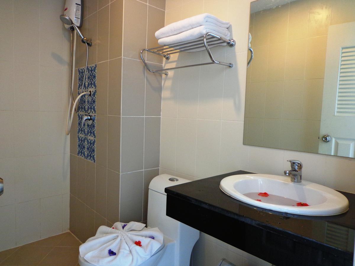 Red Sapphire Hotel Patong Extérieur photo