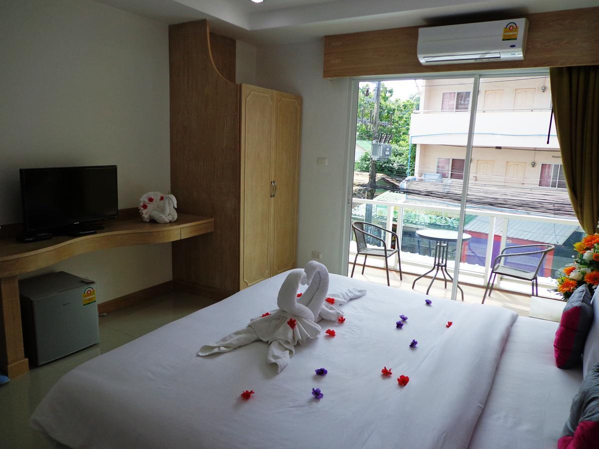 Red Sapphire Hotel Patong Extérieur photo