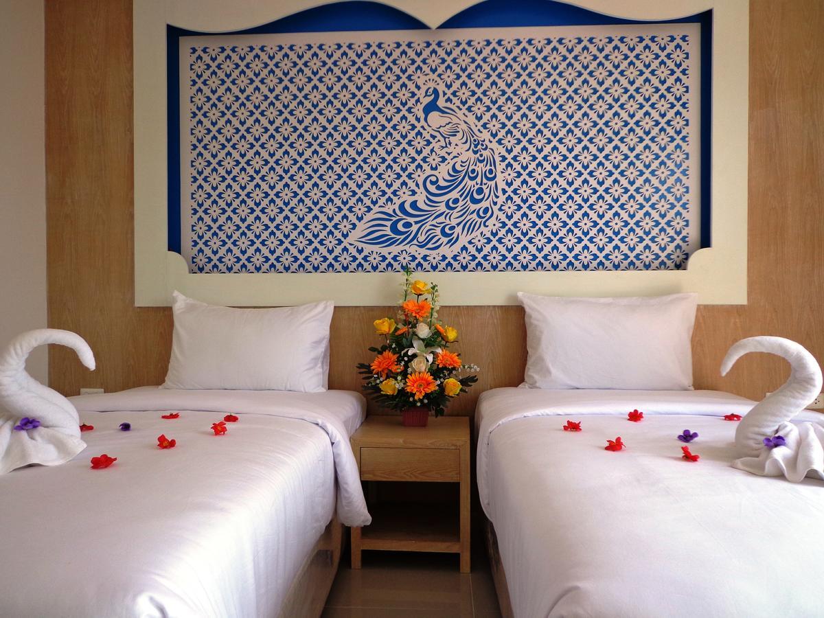 Red Sapphire Hotel Patong Extérieur photo
