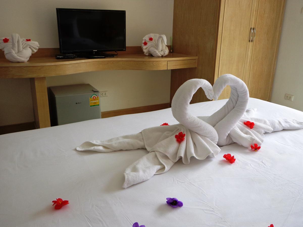 Red Sapphire Hotel Patong Extérieur photo