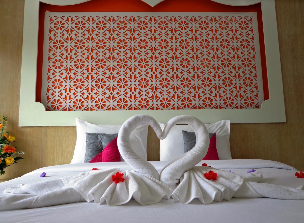 Red Sapphire Hotel Patong Extérieur photo