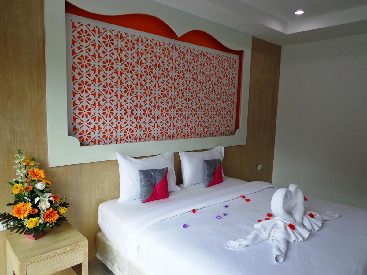 Red Sapphire Hotel Patong Extérieur photo
