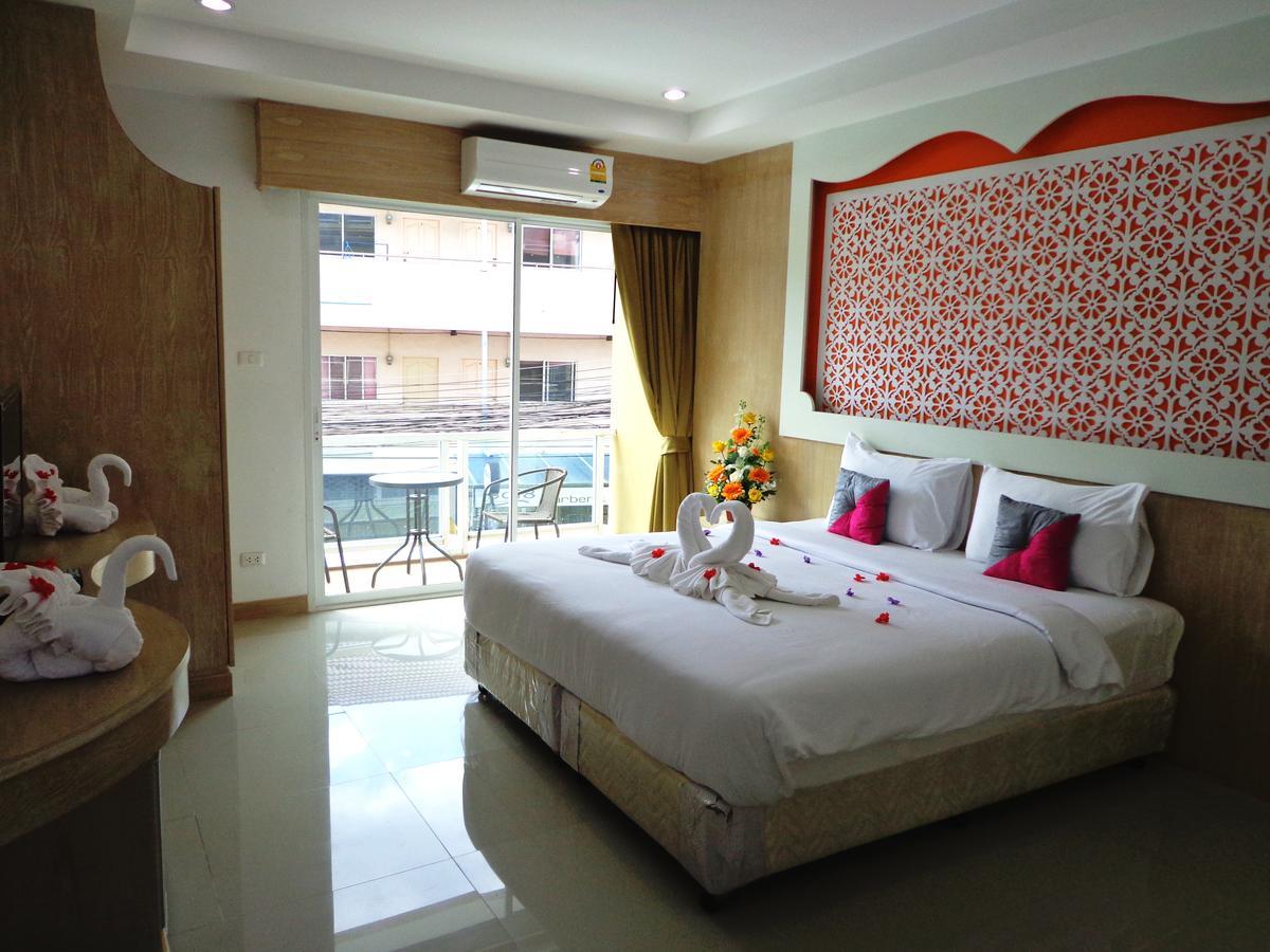 Red Sapphire Hotel Patong Extérieur photo
