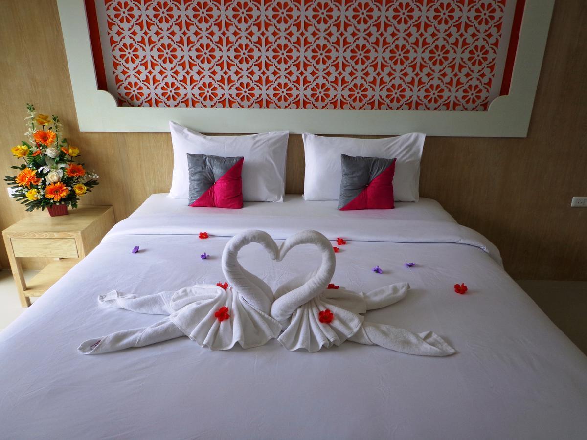 Red Sapphire Hotel Patong Extérieur photo