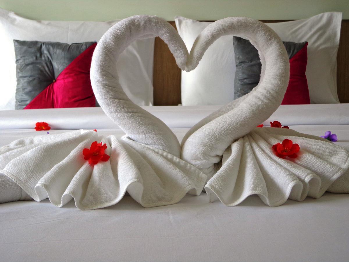 Red Sapphire Hotel Patong Extérieur photo
