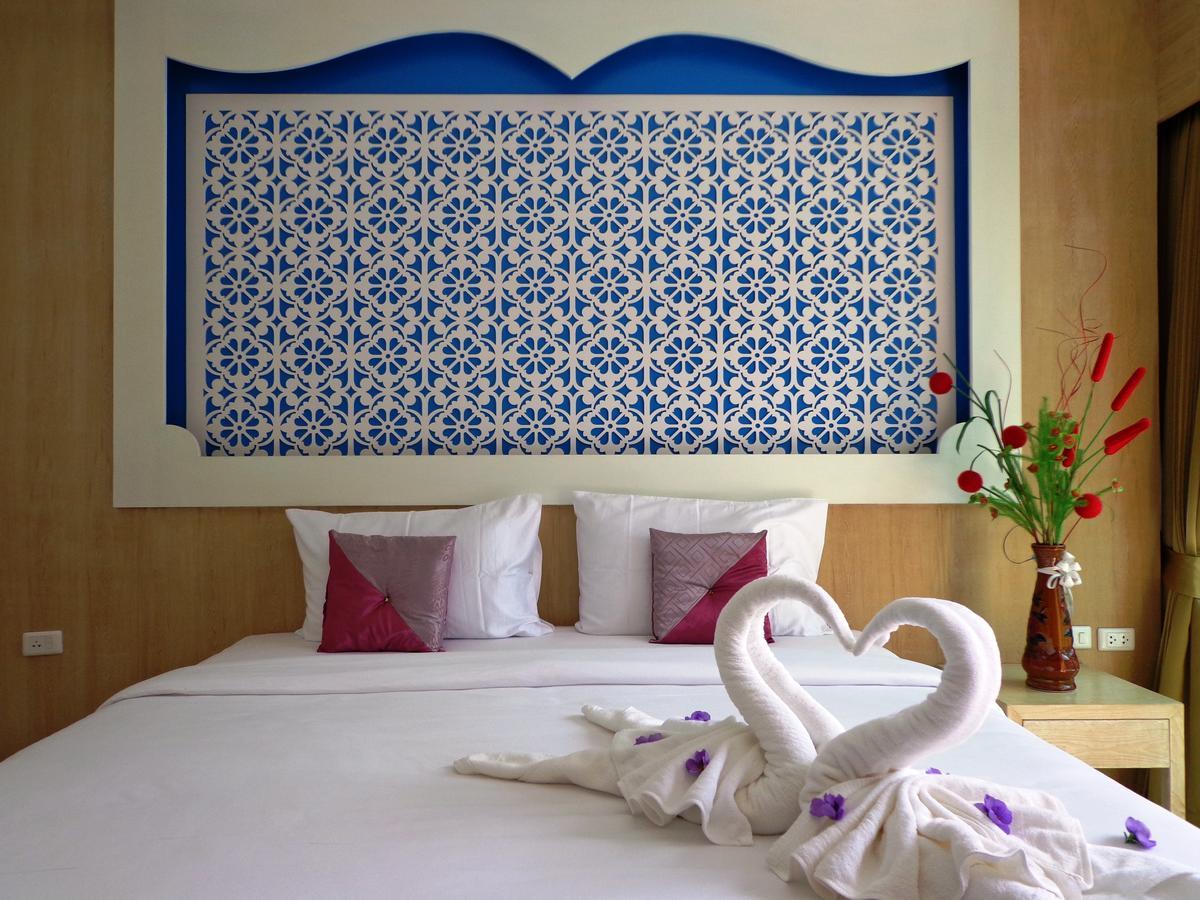 Red Sapphire Hotel Patong Extérieur photo