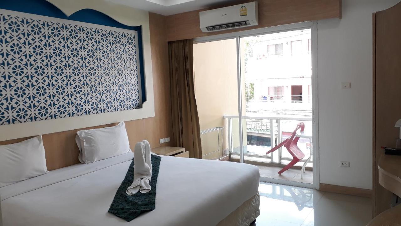 Red Sapphire Hotel Patong Extérieur photo